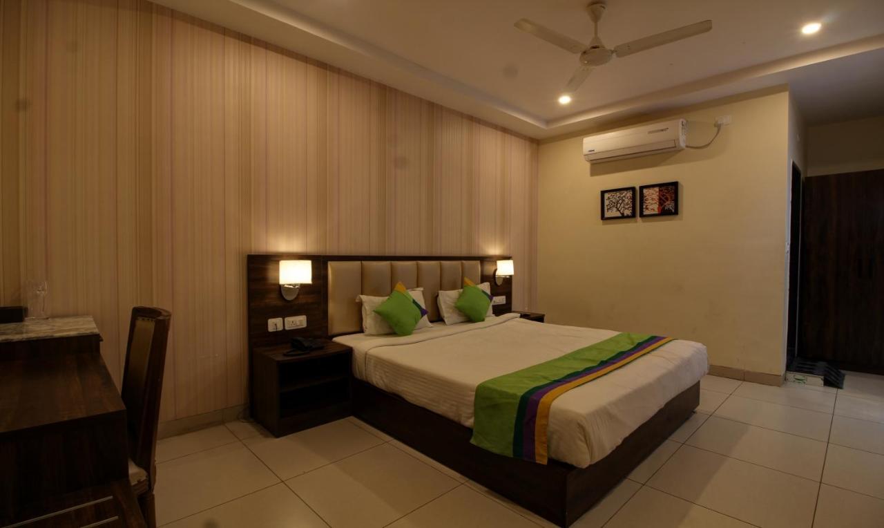 Treebo Trend Sindhura Grand Hyderabad Exterior photo