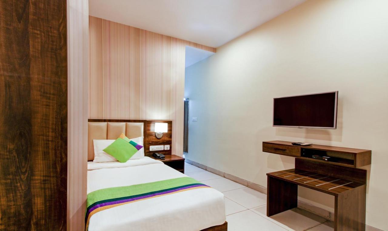 Treebo Trend Sindhura Grand Hyderabad Exterior photo