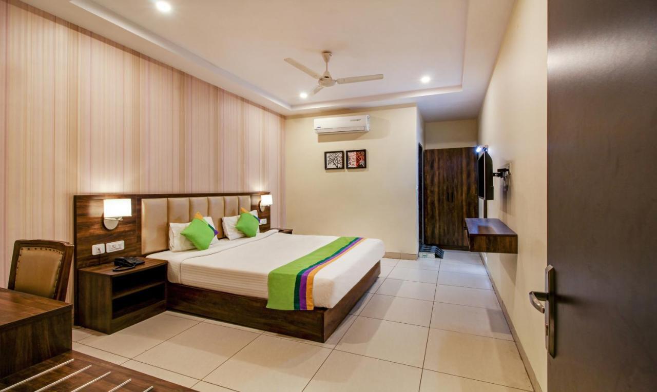 Treebo Trend Sindhura Grand Hyderabad Exterior photo