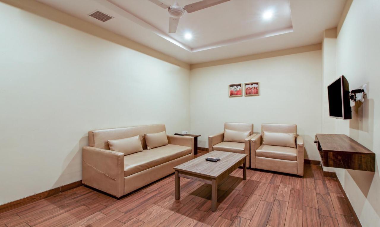 Treebo Trend Sindhura Grand Hyderabad Exterior photo